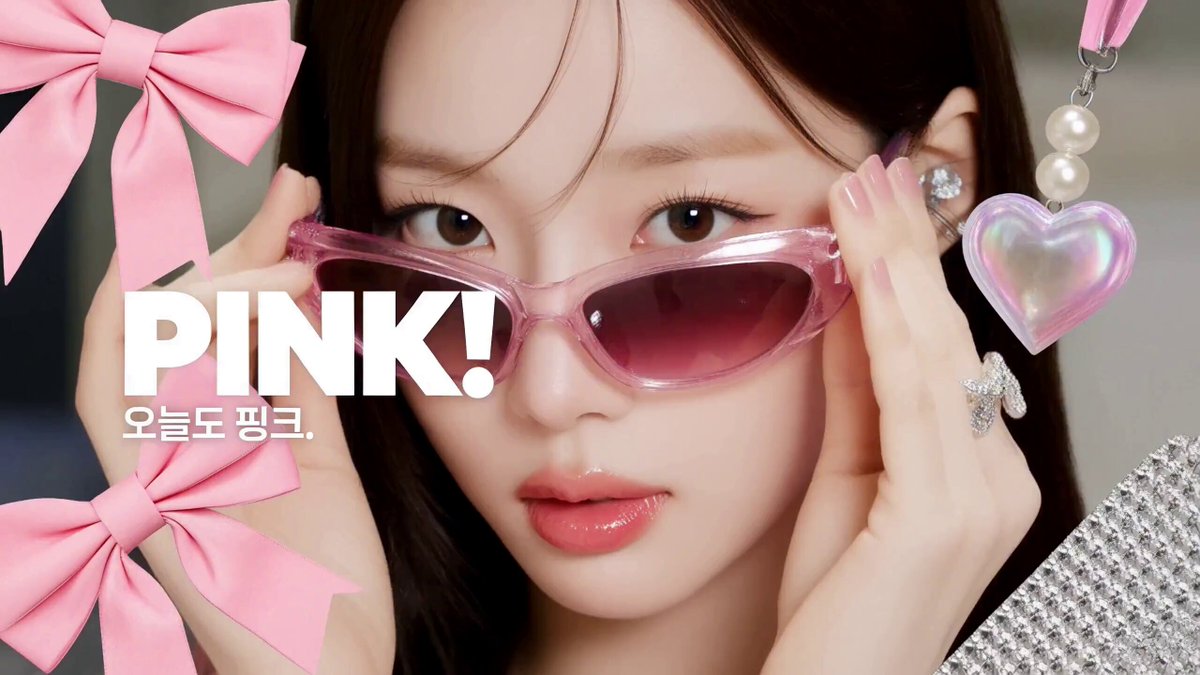 Pink K-fashion anime commercial