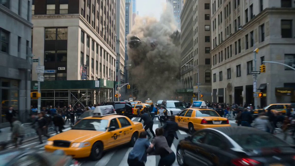 Giant snake rampaging through Manhattan action sequence