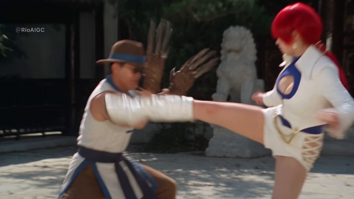 Live-action fight of Shermie vs Choi Bounge
