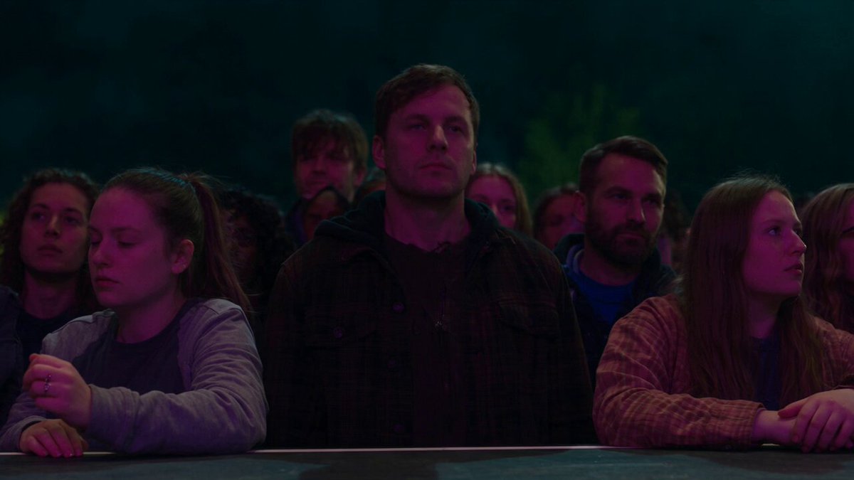 Outbreak and stage fight at outdoor concert